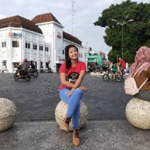 Hesti Nalasari profile icon