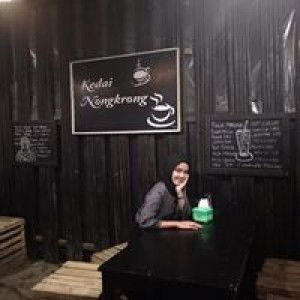 Desti Hariani profile icon