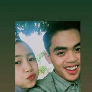 Devi Ayuni profile icon