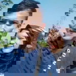 Resa Riana profile icon