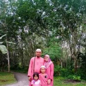 Noor Azura profile icon