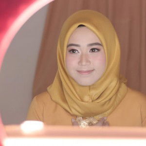 Tri Endah Sari profile icon