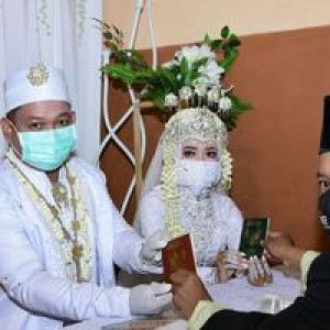 Siti Nur Qomariyah profile icon