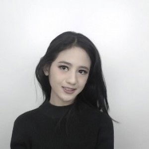 Risya Altavera F profile icon