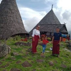 Tri Sulistiani profile icon