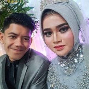 Puji Hartati profile icon