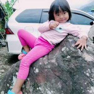 Mmh April profile icon