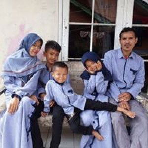 Dina Damayanti profile icon