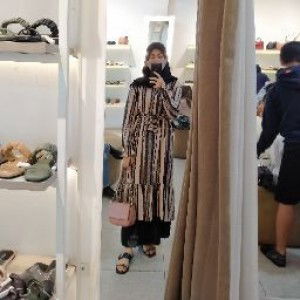 Leni Anggraeni profile icon