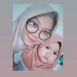 Iin Khamiliiya profile icon