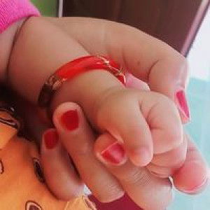 Desi Tri Mawarni profile icon