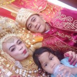 Riza Fauziah profile icon