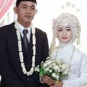 Ellyn Melani profile icon