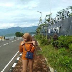 Rheni Rhela profile icon