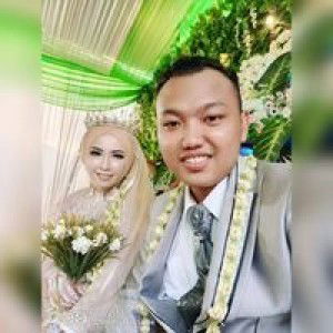 Deviie Windhayani profile icon