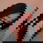 Ratna Sari profile icon