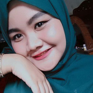 Riski Pratiwi profile icon