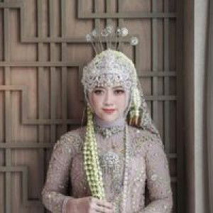 Desi Eisfah Tri Lutvi profile icon