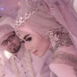 Ayu Fitri Khiraine Dewi profile icon