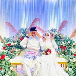 Siti Nur Aziera profile icon