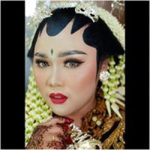 Novrita Chomsatin profile icon