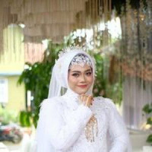 Lyna Sihh Hesty profile icon