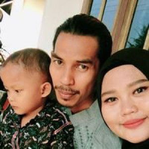 Rizqy Hendrawati profile icon