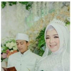 Fina Khamira profile icon