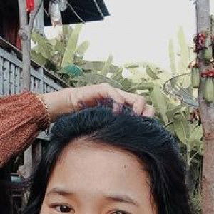 Putri Pahlevi profile icon