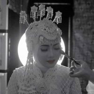 Siti Lastri profile icon