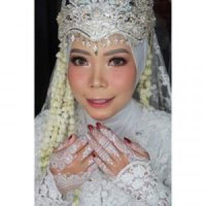 Yulia Nur Fajrin profile icon