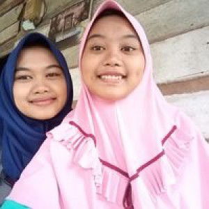 Lina suciati profile icon