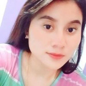 Indah Dinah profile icon