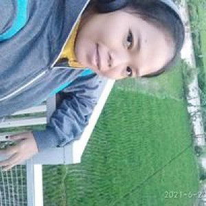 Riris Dwi Astutik profile icon