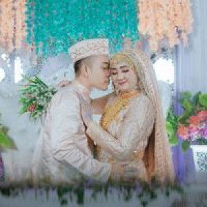 Dewi Tri Utami profile icon