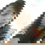 Ade Putri profile icon