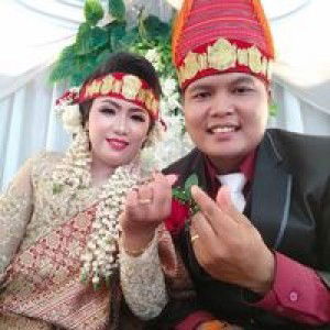 Santi Maria Sipayung profile icon