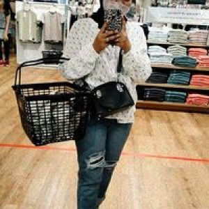 Triana Dewi profile icon