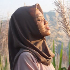 Hesti Widya profile icon