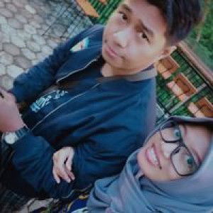 Dewi Anggraeni w profile icon