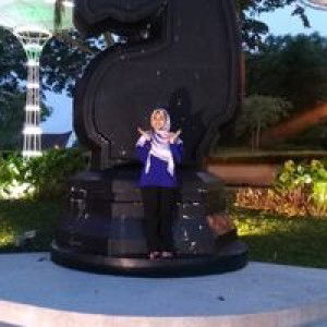 Azzuwanna Fitrie profile icon