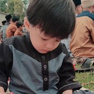 Titin Anggraini profile icon