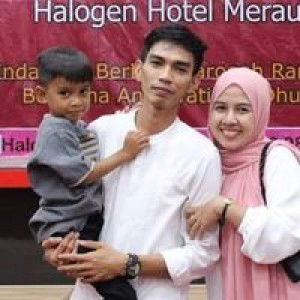 Nur Aida profile icon