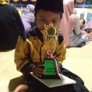 Ennenk Lina Lavrinzi profile icon