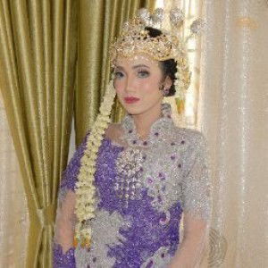 Astri Pertiwi profile icon