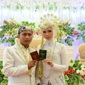 Rini Nur'aeni profile icon