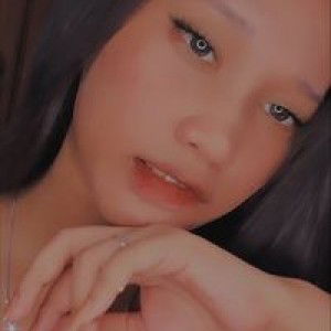 Nicole Villarta profile icon