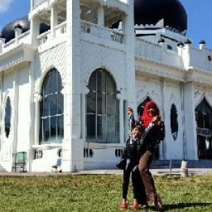 Elon Yuniarti profile icon