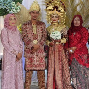 Heni Ratnasari profile icon