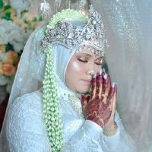 Desi Wahyu Tri Astuti profile icon